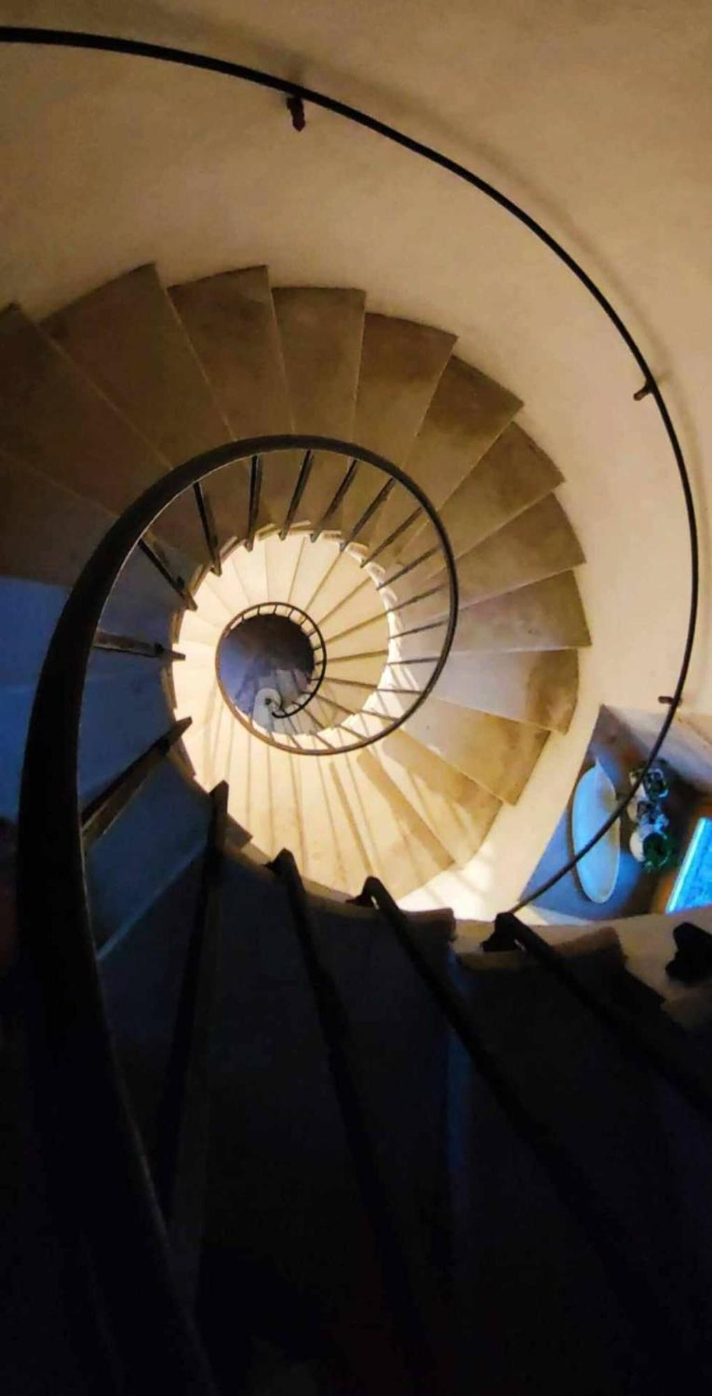 Appartement Spacieux Avec Deux Chambres Au Chateau Valence  Esterno foto