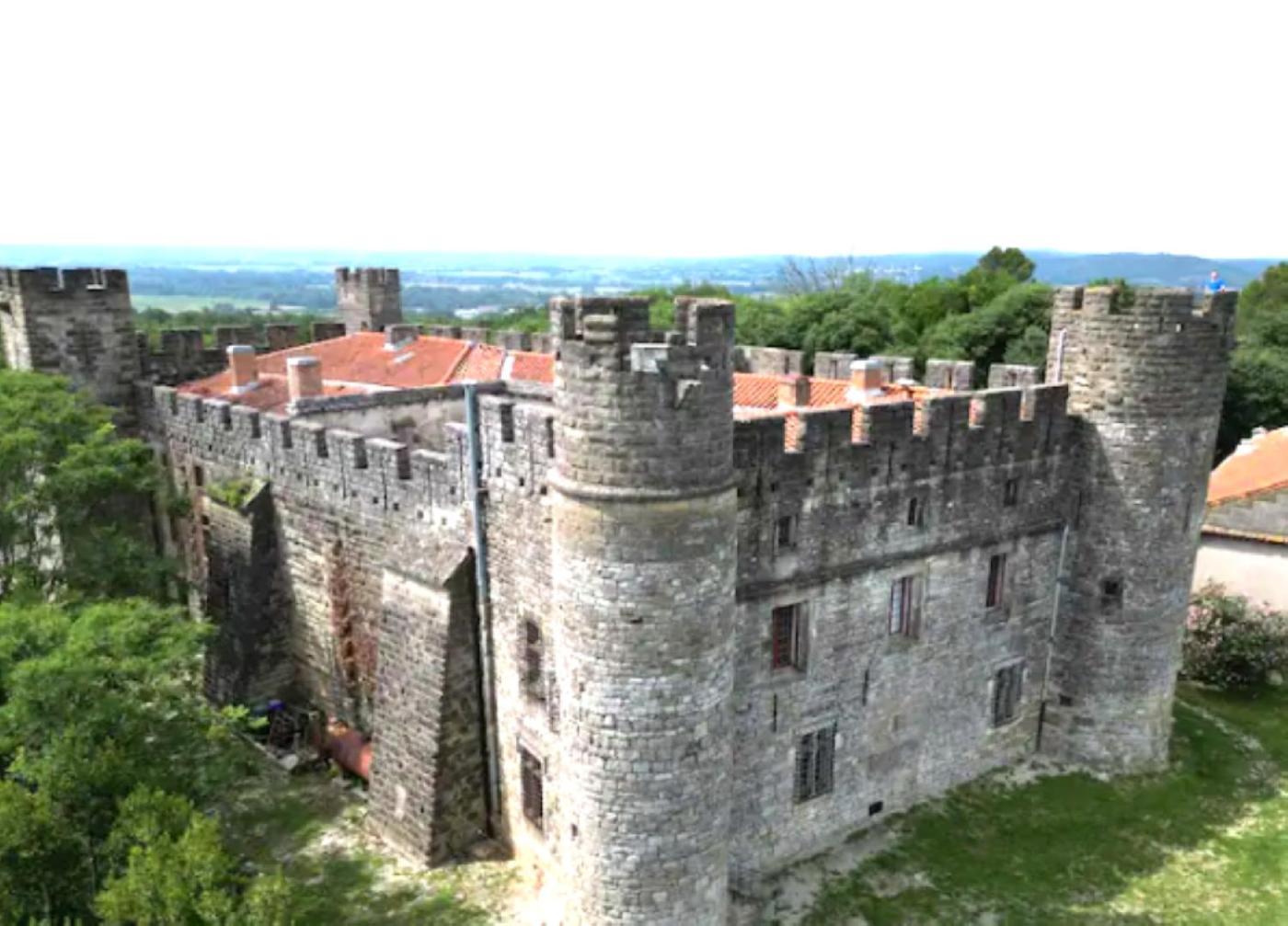 Appartement Spacieux Avec Deux Chambres Au Chateau Valence  Esterno foto