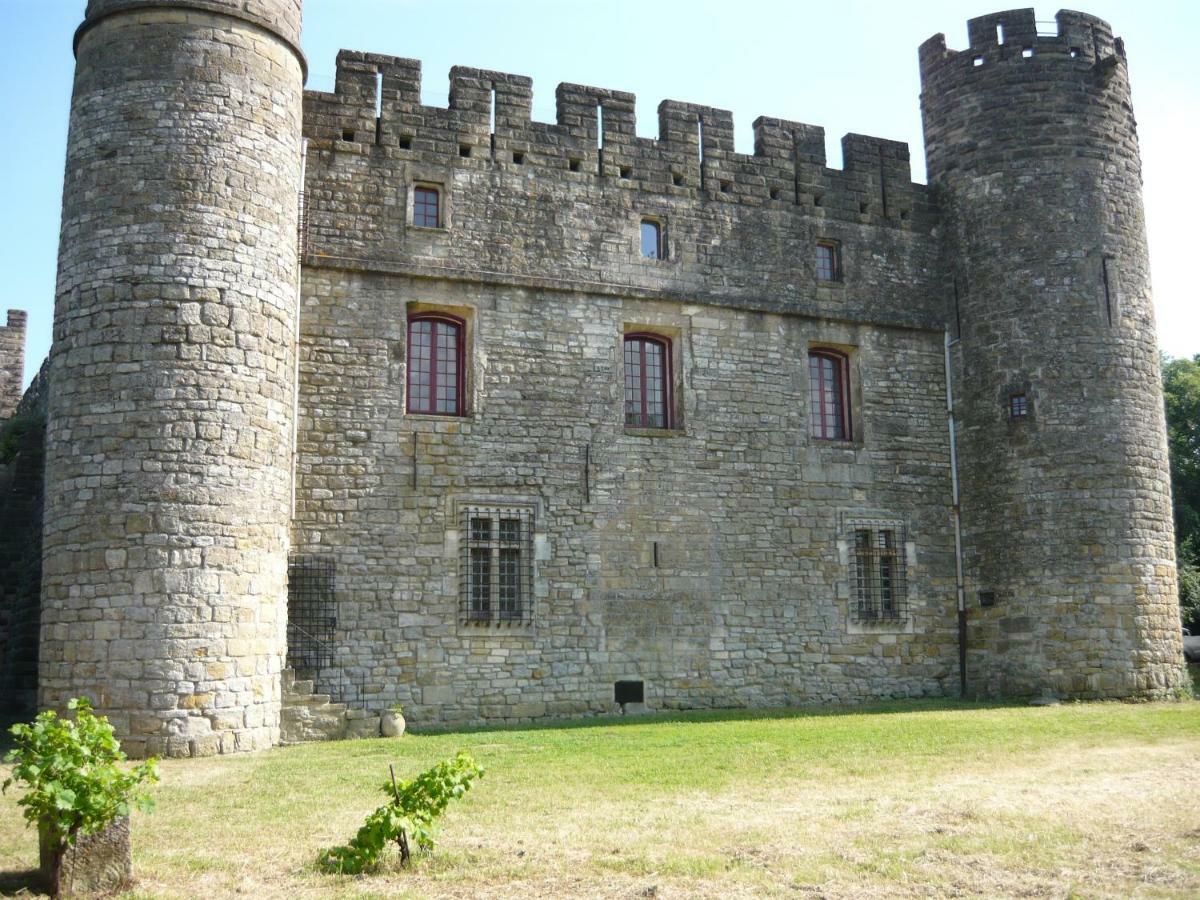 Appartement Spacieux Avec Deux Chambres Au Chateau Valence  Esterno foto
