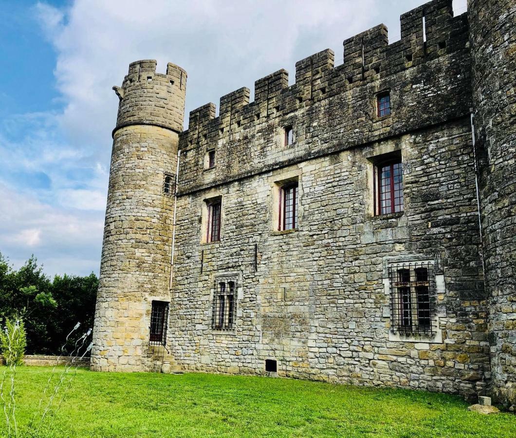 Appartement Spacieux Avec Deux Chambres Au Chateau Valence  Esterno foto